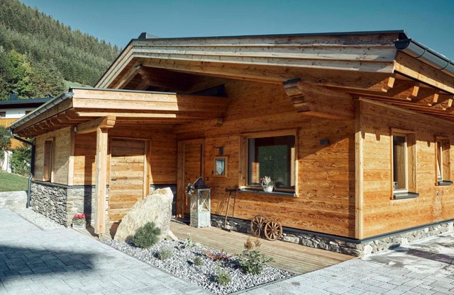 Mountain Chalet R