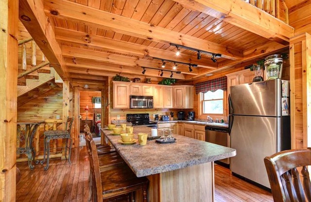 Mountain Flower - sleeps 12