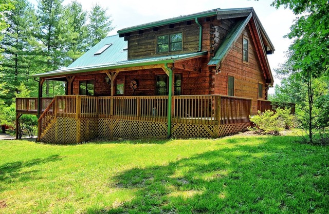 Mountain Heir-Open for Bookings! HOT TUB, Pool Table, Wi-Fi & AC