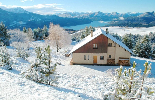 Mountain house comfortable panoramic Lake Serre Poncon