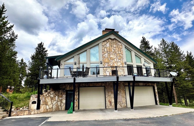 Mountain Retreat Leadville Area with Private Fishing