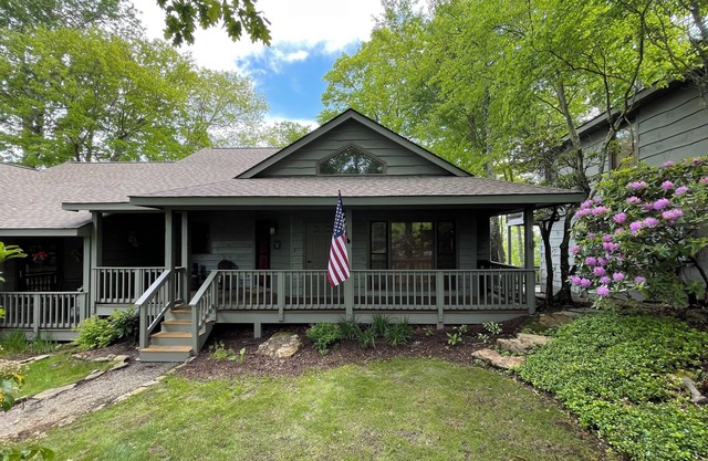 Mountain retreat! With spectacular views!