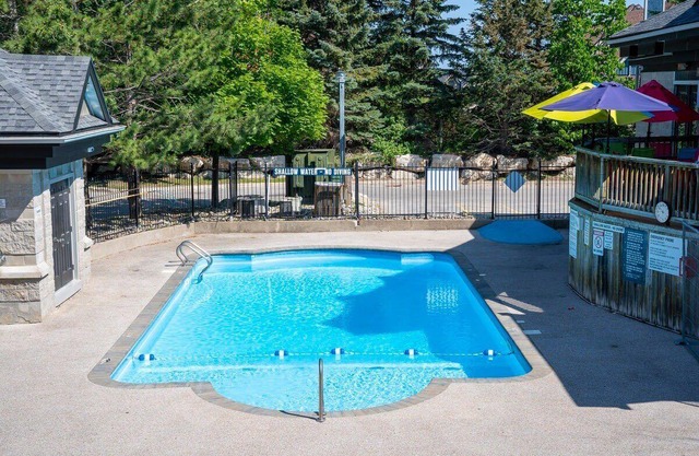 Mountain View - Pool, 2 Private Patios, Shuttle