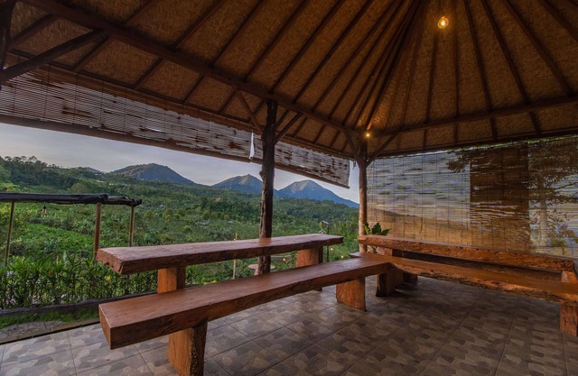 Mountain View! 1BR Tent in Buleleng