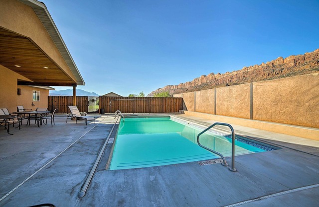 Mountain-view Moab Home w/Pool & Hot Tub Access!
