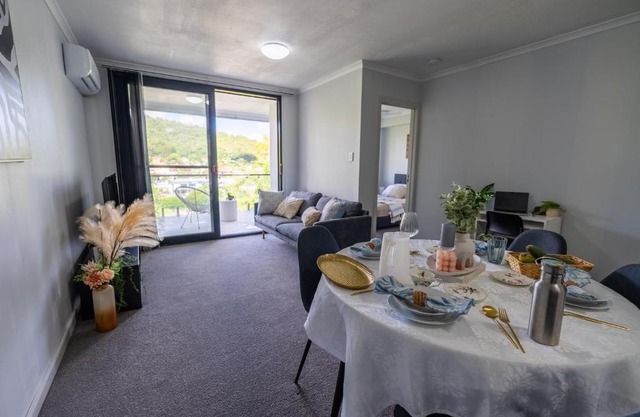 Mountain View Serenity Apartment - Central Location