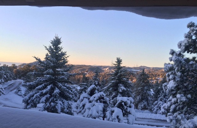 Mountain Views With Easy Commute to Denver