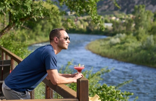 Movie Rm, Hot Tub, Games, 2Fireplaces, In-Floor Heat, On The River,StunningViews