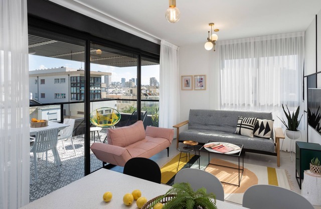 Mr. Ben Yehuda - By TLV2GO