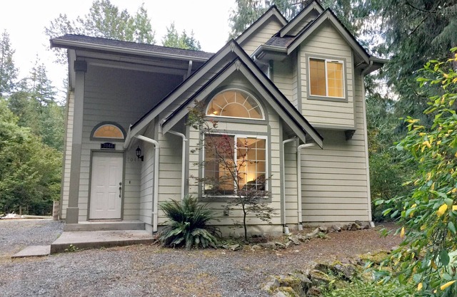 Mt. Baker Lodging Cabin 62 – SLEEPS 6!