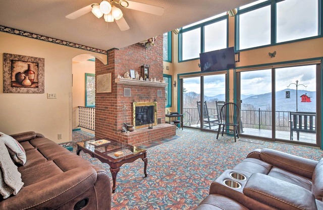 Mtn-View Burnsville Retreat 24 Mi to Ski Slopes!