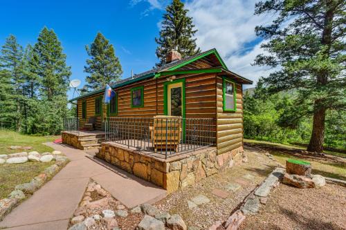 Mtn-View Cascade Cabin Near Garden of the Gods!