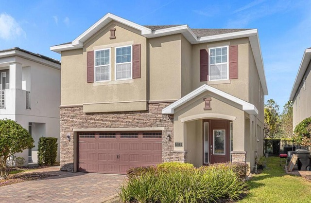 Multiple Family Home 23 RoomsFREE Pool/spa