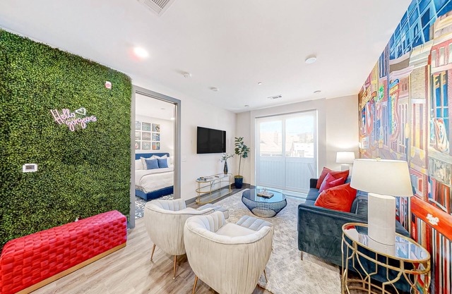 Muse | Modern condo in great downtown location with balcony & rooftop lounge