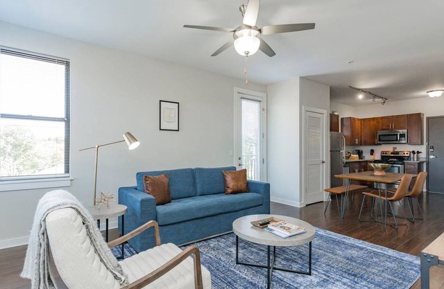 Music Row's 2 Bed, 2 Bath Apartment by Mint House