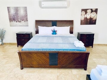 MwPi 204 Honeymoon Suite with Jacuzzi / Manati World Point Inn