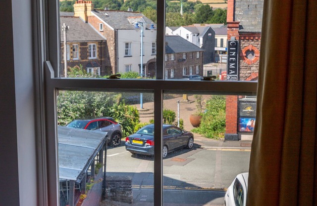 Mycroft 2 bed apartment