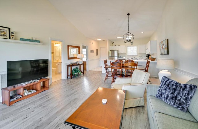 Myrtle Beach Getaway on Golf Resort with Balcony!