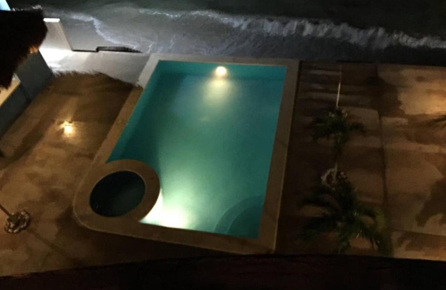 Mystic Lounge - on the beach with swimming pool