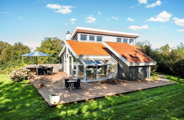 N334 Karrebæksminde - Reedtzholmvej 127