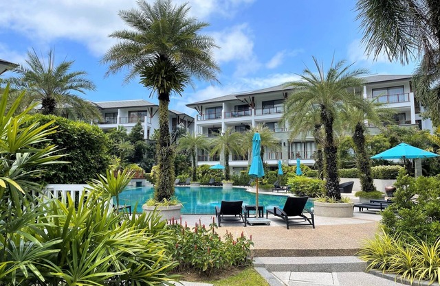 Naithon beachfront apartment-pool, gym, restaurant