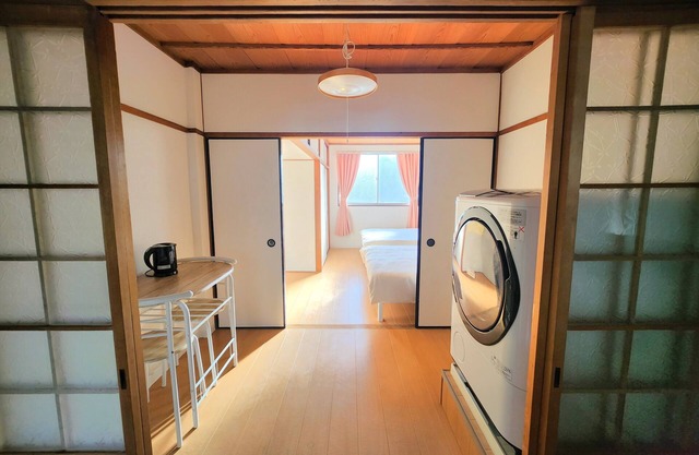 Namba 1 Station.4people.Japanese fell