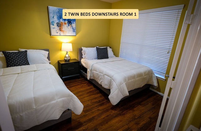 Naple Hollow - Great House Richmond Rosenberg