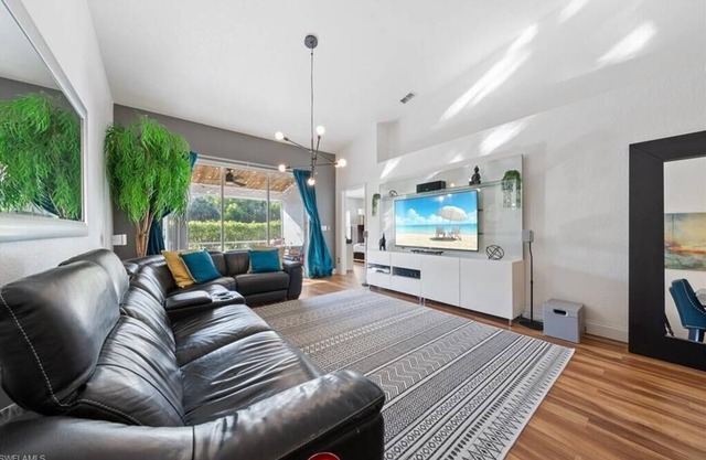 Naples Modern Oasis is 4 miles to 5th Avenue South shopping & dining