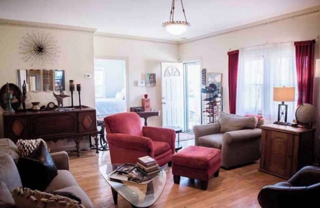Nashville Cool Space - 2acres, comfy beds, fun!