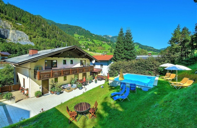 Naturhaus Andrea Guided mountain hiking experiences, fairy tales, vacation apartments