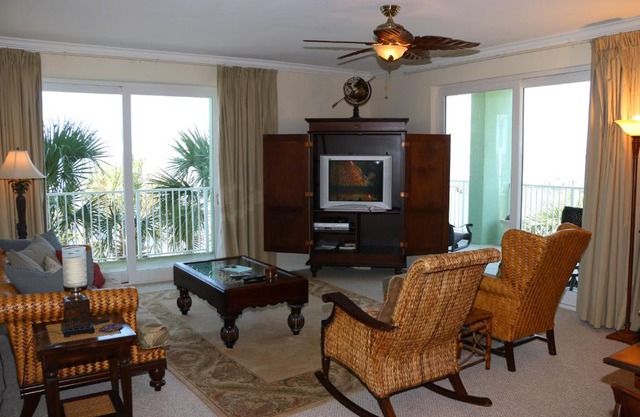 Navy Cove 2114 Condo