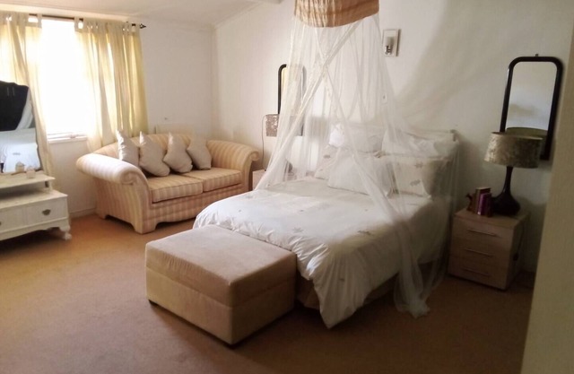 Neat 3 bedroom house in tranquil setting in Rondebosch