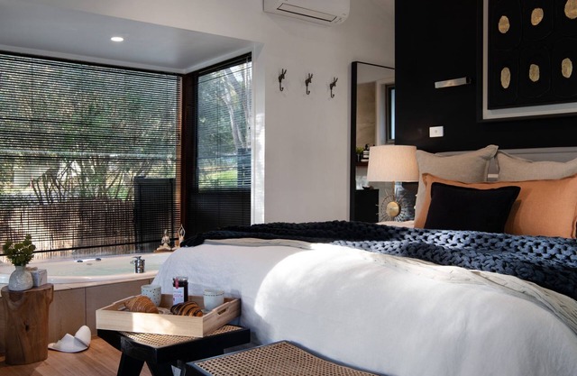 Negroni Lane - A stylish villa nestled in the serene bushland of Hepburn Springs.