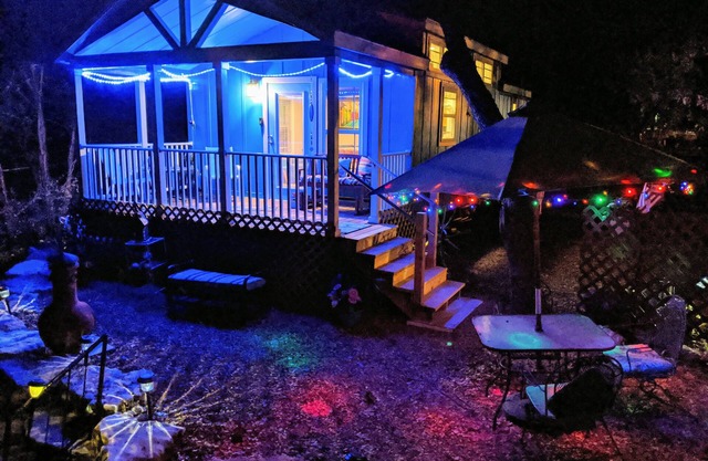 Enjoy peace and quiet among the oak trees, with your own private Hot Tub.