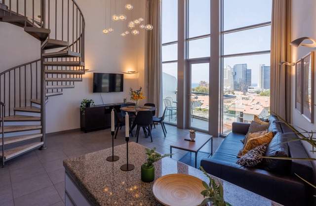 Neve Tsedek 2BR Loft with Balcony, parking, Pool