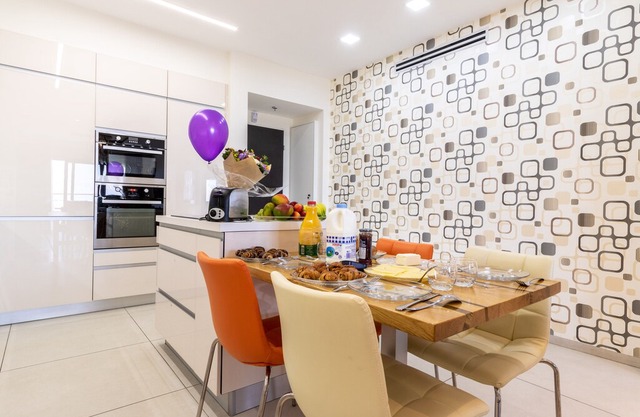 Neviim Court "Center" - Old city view !