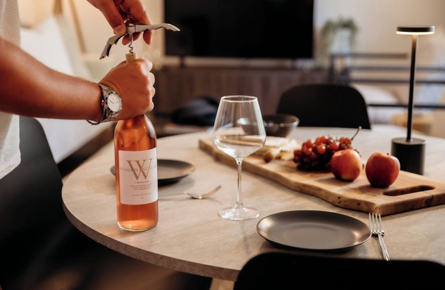 *New 2BR King Bed Home I Fire Pit I Backyard I BBQ I Parking I Near P.E.C.