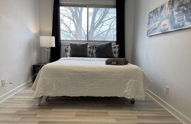 New 3beds/1bath 2 mins from Montreal - in the heart of Laval