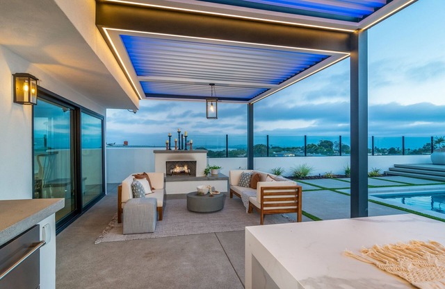 NEW 5 Bed 3 Bath, Ocean Views, Pool Spa, BBQ, Luxury Home!