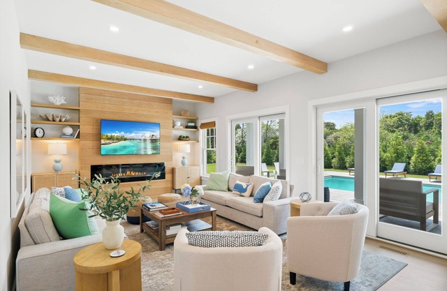 NEW 6-bd home - heated POOL & JEEP. Surfside/south of town