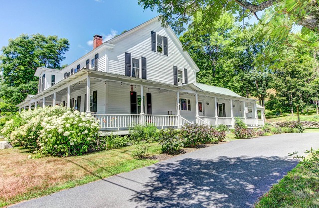 New! A Lovely VT Home with a Hot Tub, Near Rock River and Skiing