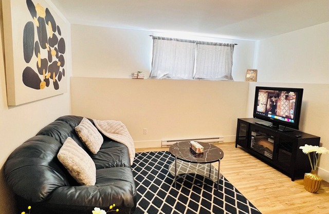 New and Modern Suite in Bristol Riverview