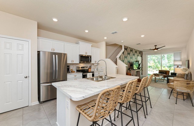 *New Construction Luxury Townhome 3mi to downtown*