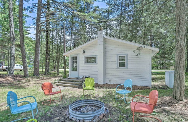 NEW Cute & Charming Cottage Near Castle Rock Lake!
