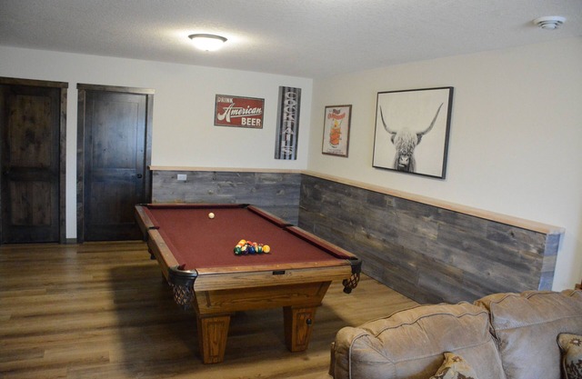 New Gull Lake Townhome! 5 bed 3200ft + Boat Slip