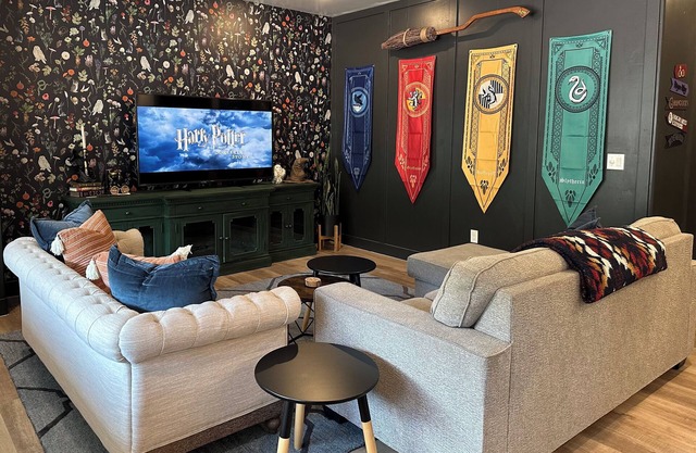 NEW Harry Potter Themed TWO King Size Beds Cozy Mountain View’s!