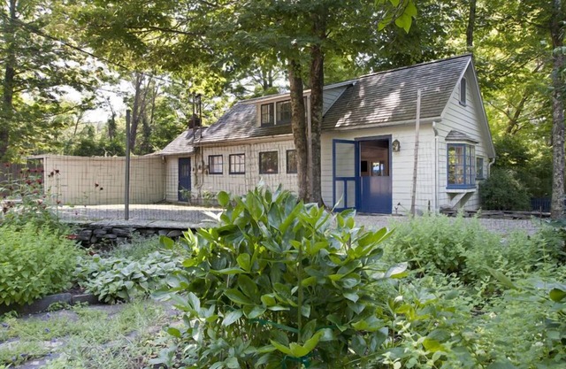 NEW! Herb Cottage: Historic Artist's Cottage, Wood Stove, Walk to Town!