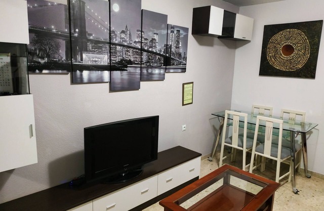 * NEW * Holiday Accommodation 8 people 4 rooms