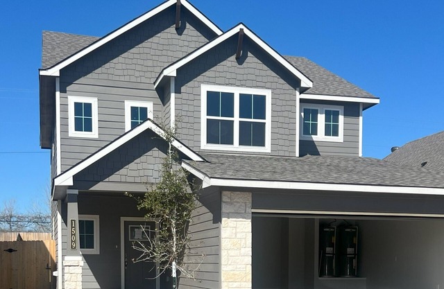 New Home Near Baylor Campus, Athletic Complex, and Waco's Silos.