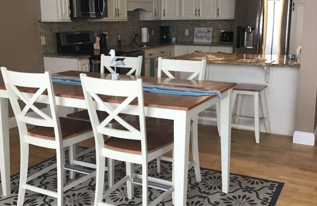 New-Lakefront Condo Lake Erie Vista 107-3BR/2BA Private beach/balcony-SPIRE